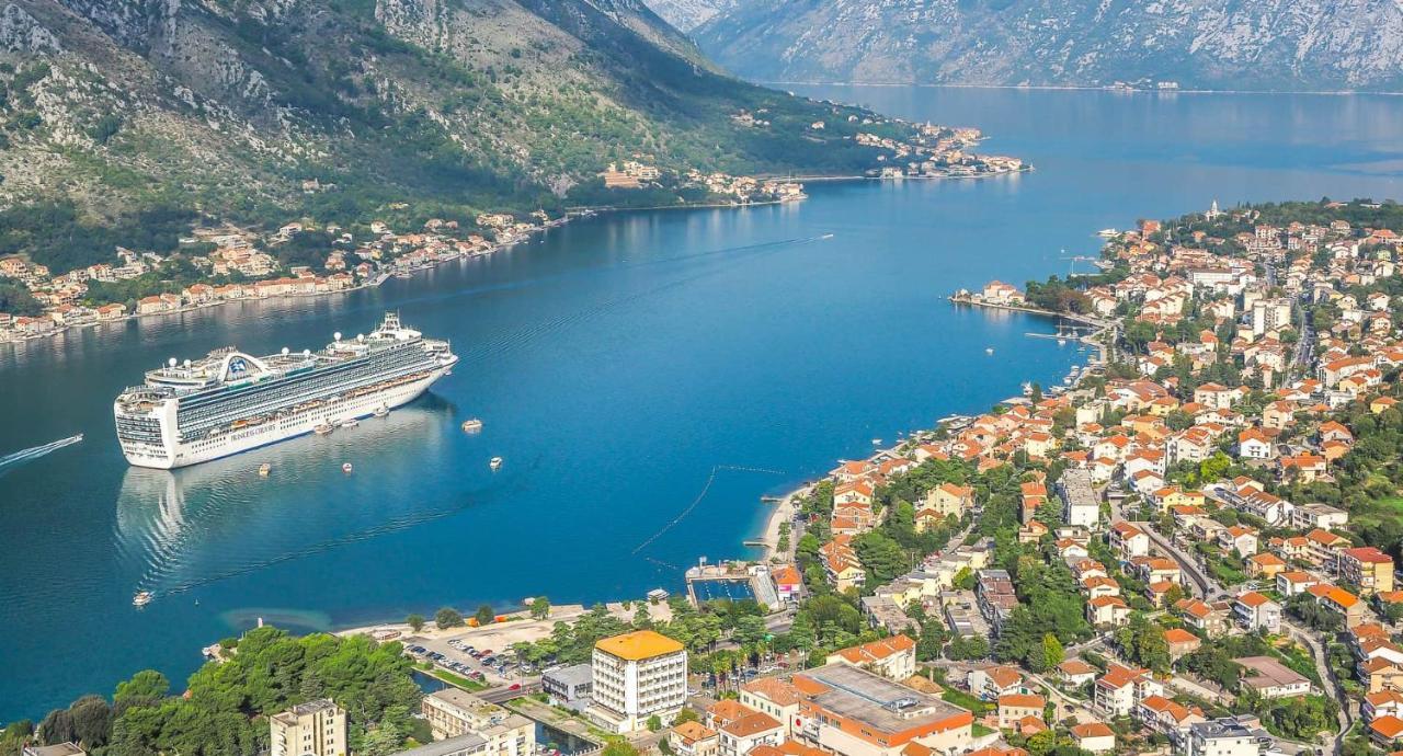 J&M Apartment Kotor Extérieur photo