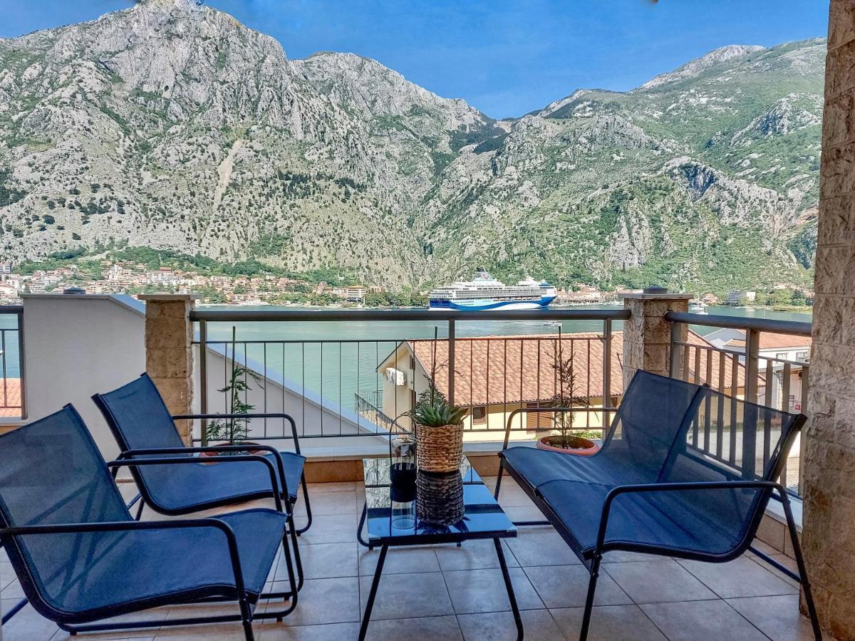 J&M Apartment Kotor Extérieur photo
