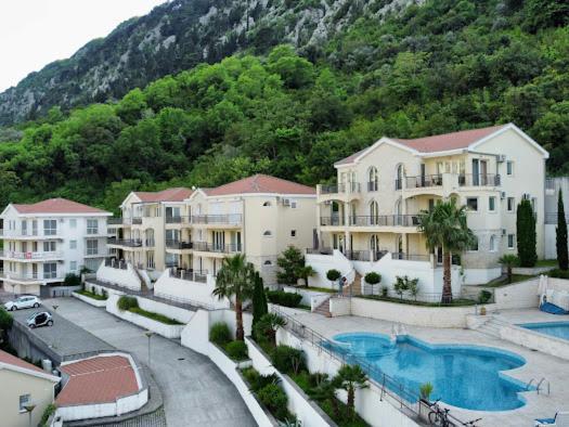 J&M Apartment Kotor Extérieur photo