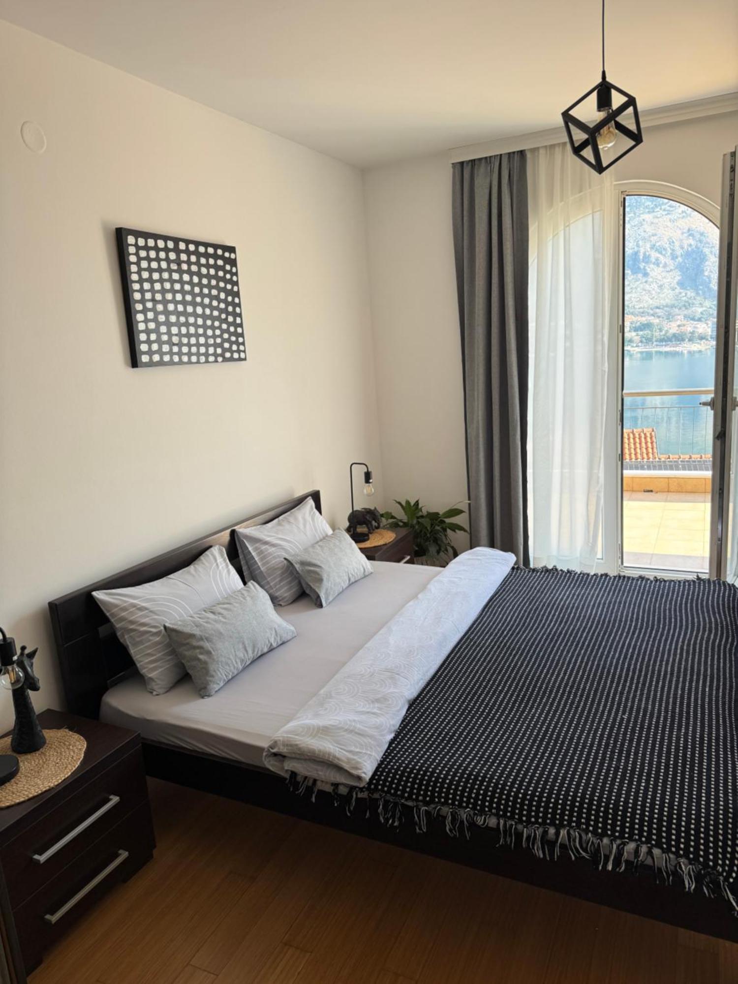 J&M Apartment Kotor Extérieur photo