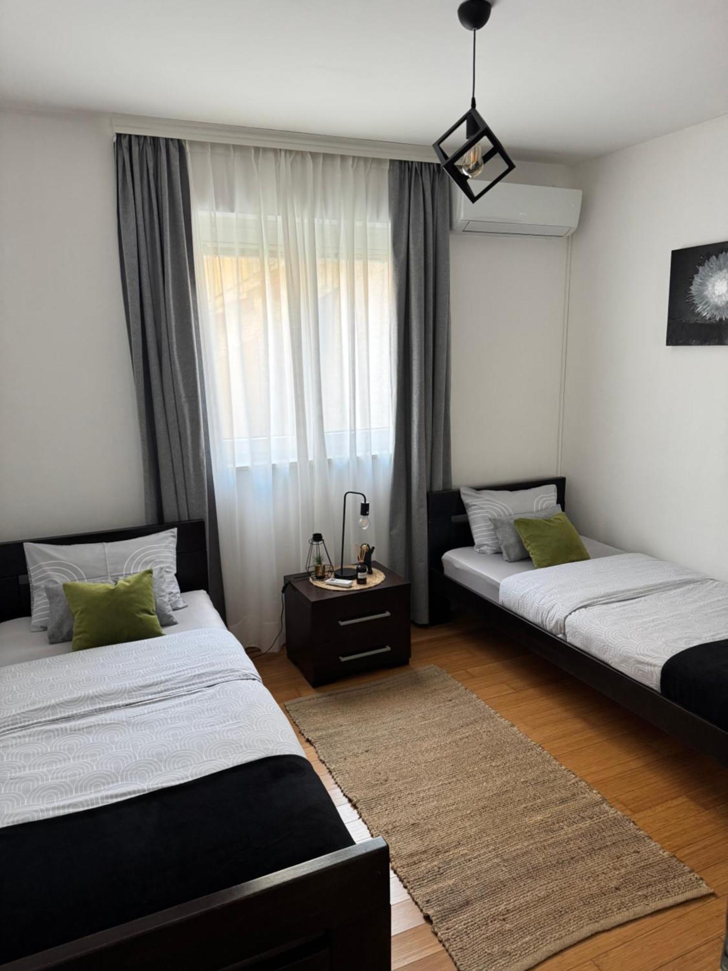 J&M Apartment Kotor Extérieur photo