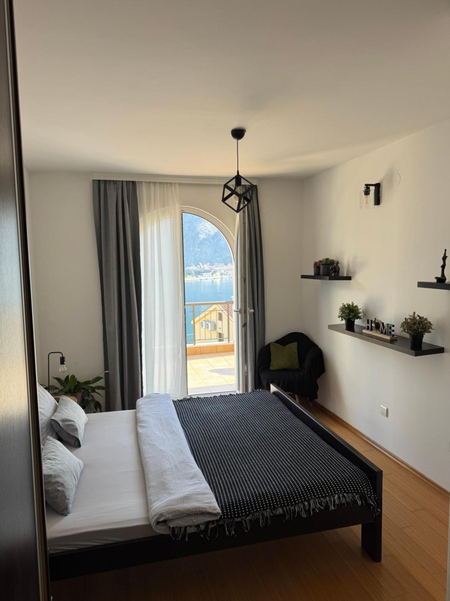 J&M Apartment Kotor Extérieur photo