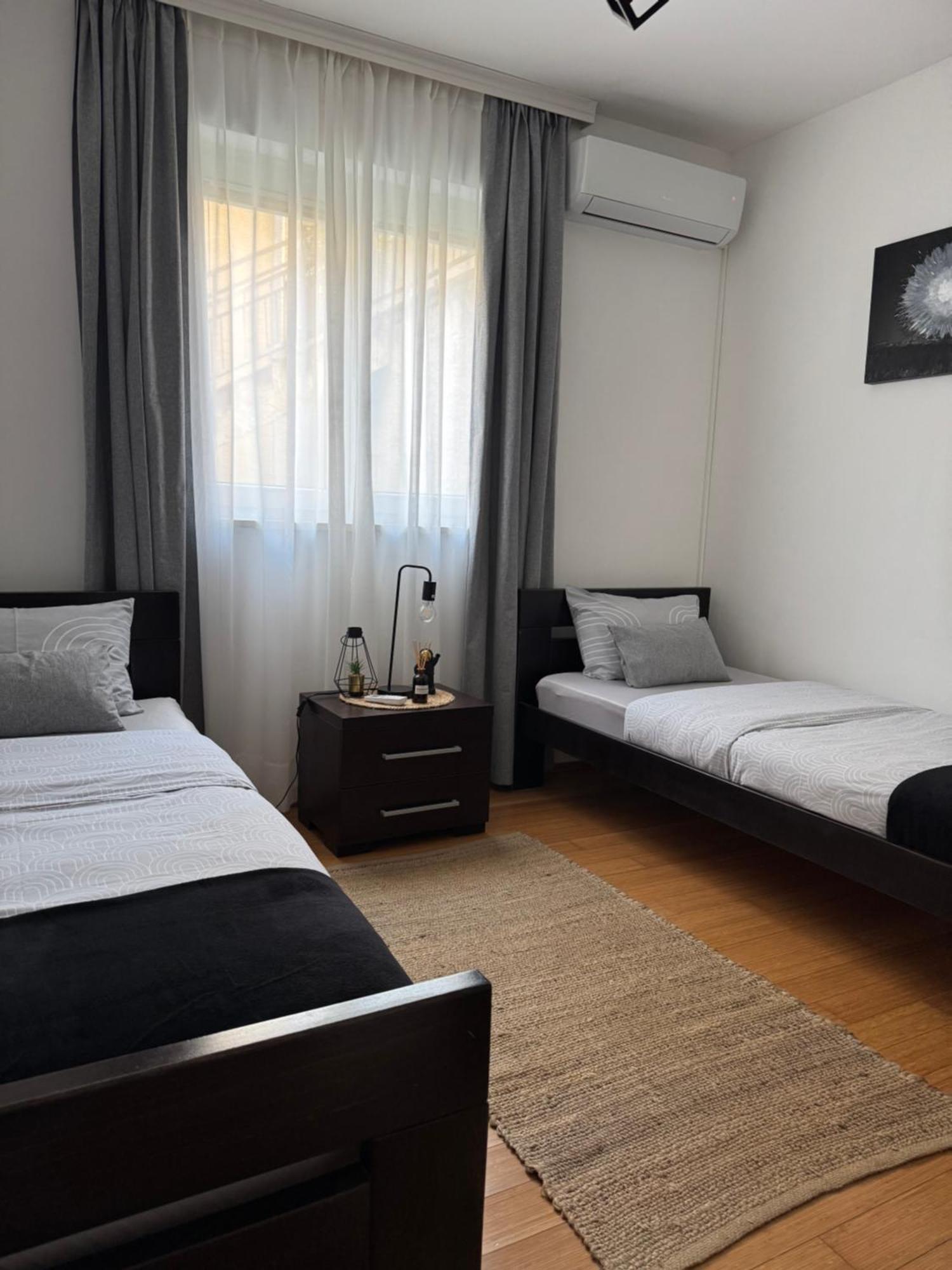 J&M Apartment Kotor Extérieur photo